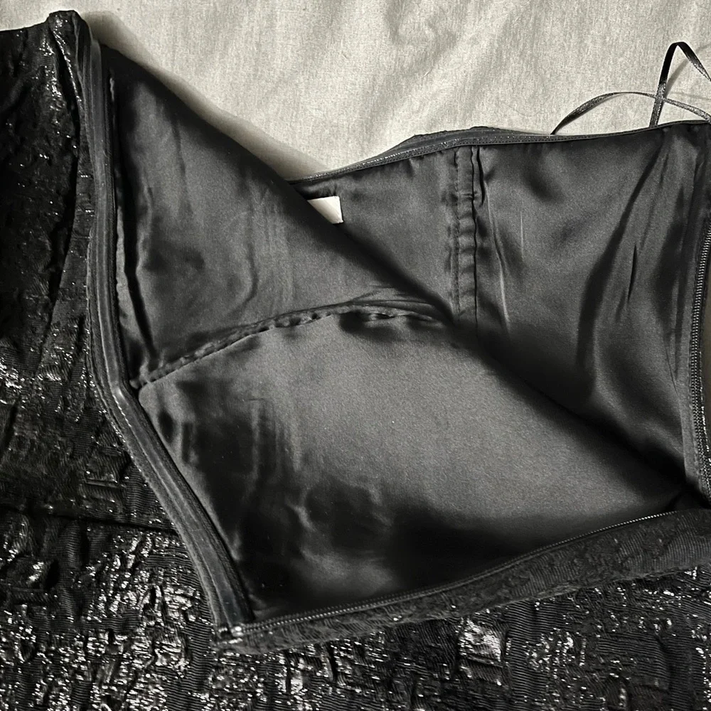 New With Tags H&M Bandeau Style Peplum Top M - Picture 5 of 9